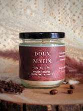 Charger l'image dans la galerie, Bougie en cire de coco et abricot parfumée au café